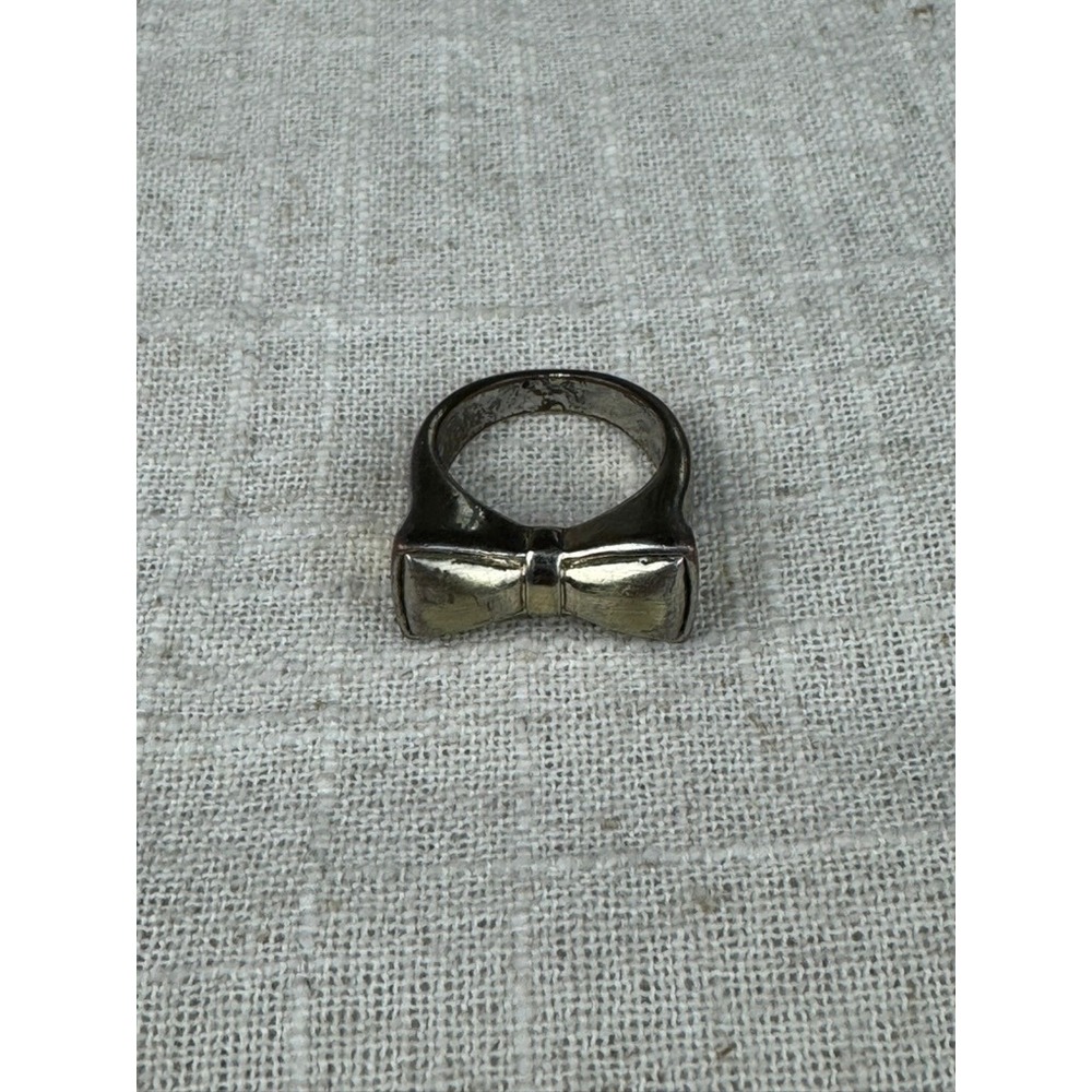 Vintage Bow Statement Ring Womens Size 8 Silver Tone Fair Chunky Ribon Design